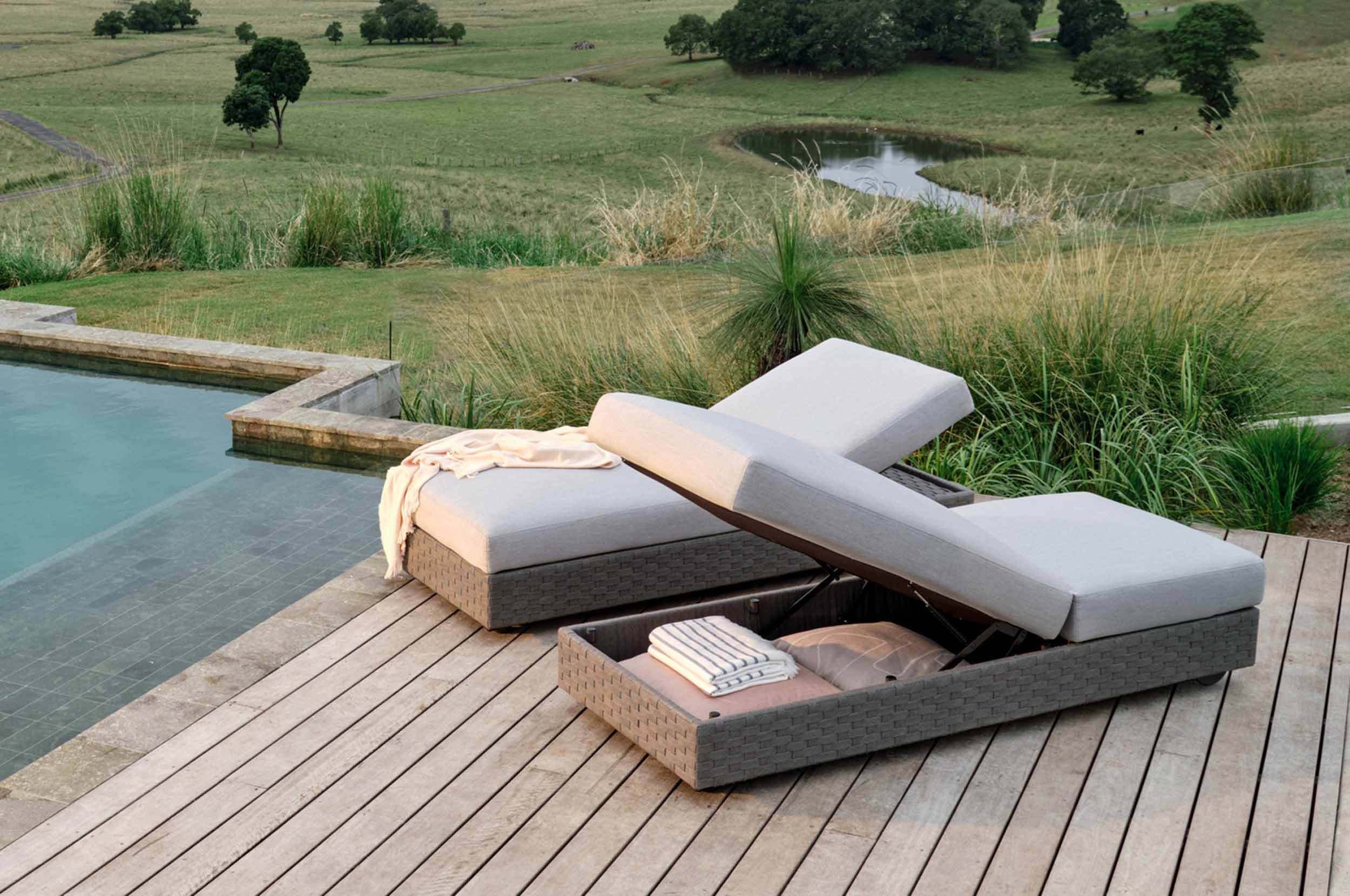 Sun lounger go outdoors top